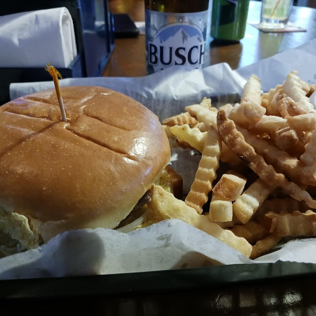 6 Mile Bar & Pizzeria